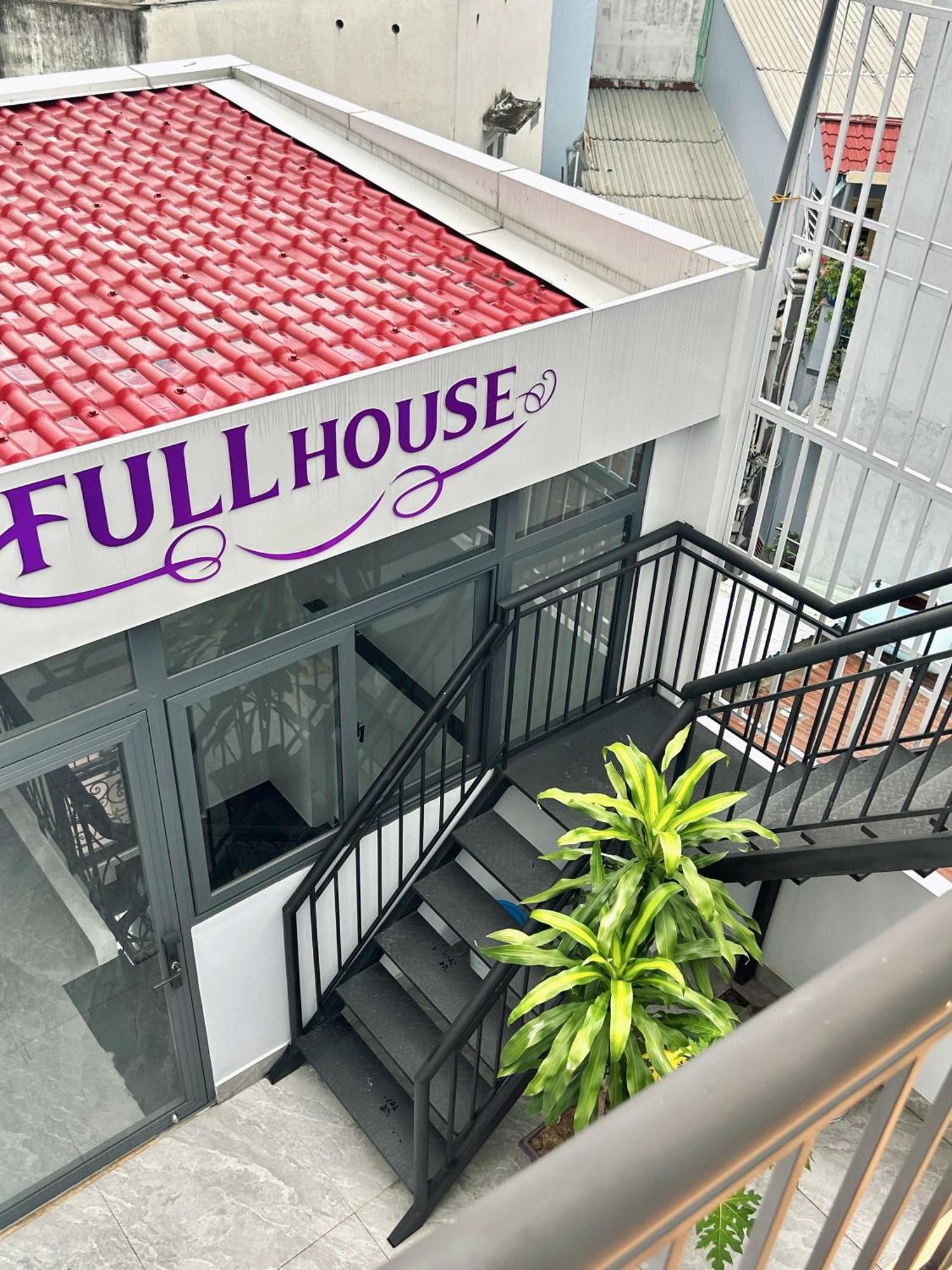 Khanh Nguyen Luxury Apartment, Balcony Street View, Large Bathtub
